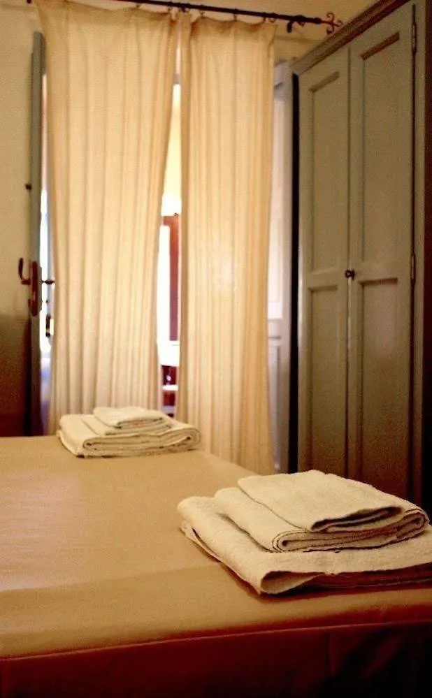 Hotel Il Delfino Santa Marina Salina 2*,